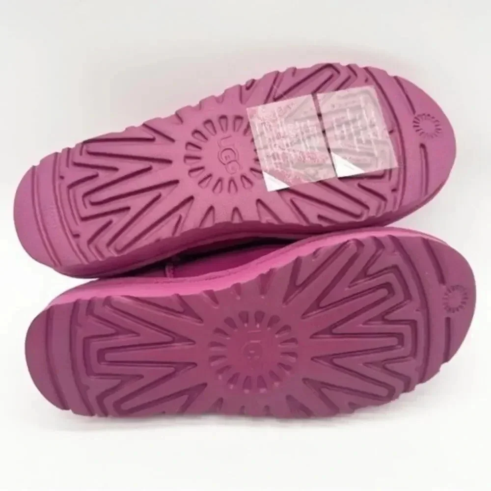 UGG W CLASSIC ULTRA MINI SIZE 6
